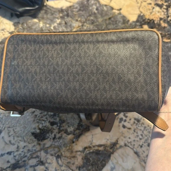 Micheal Kors Rhea medium backpack - Picture 3 of 6